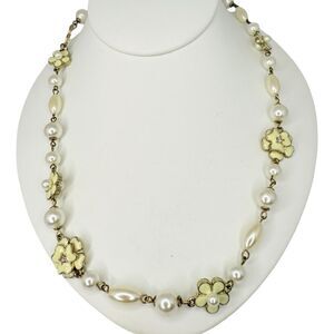 VTG White Faux Pearl Flower Necklace 34" Station Bead Cottagecore Spring Jewelry